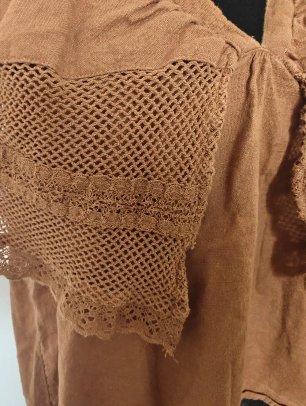crochet mesh trim Top Cinnamon flutter sleeves L Cotton Peasant